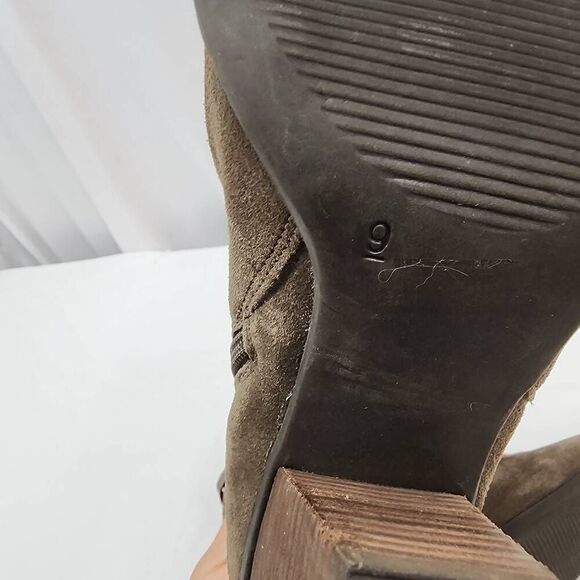 Michael by Michael Shannon Size 9 Lexi Ankle Boots in Taupe Suede Leather - Picture 7 of 9